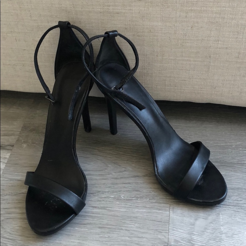 Steve Madden black high heels